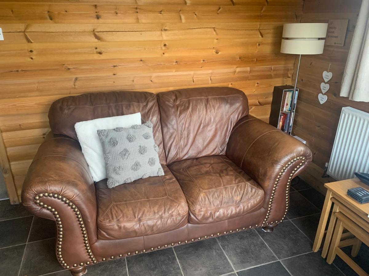 Swansea Log Cabin Pontardawe Extérieur photo