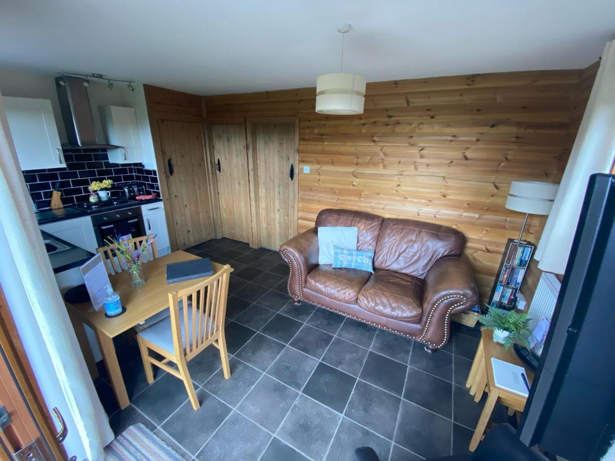 Swansea Log Cabin Pontardawe Extérieur photo