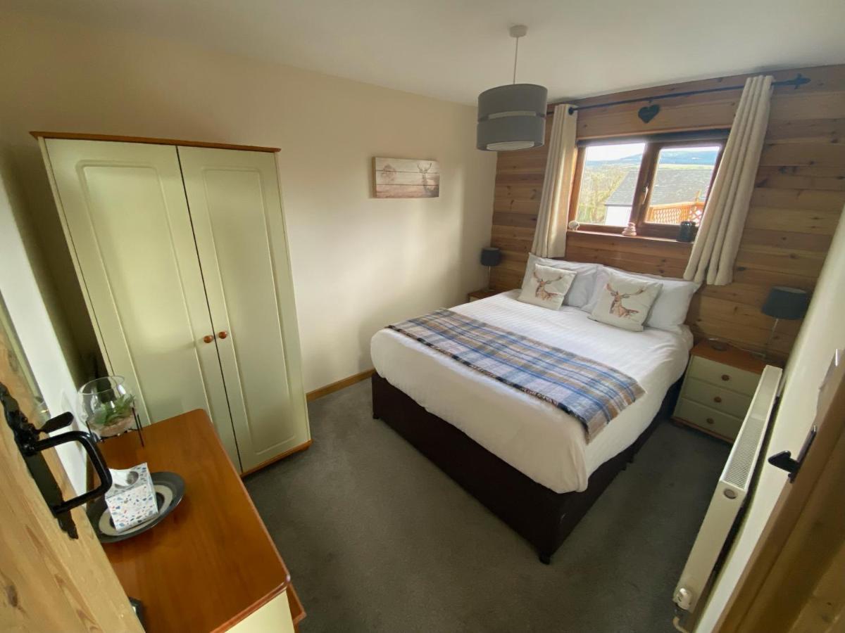 Swansea Log Cabin Pontardawe Extérieur photo