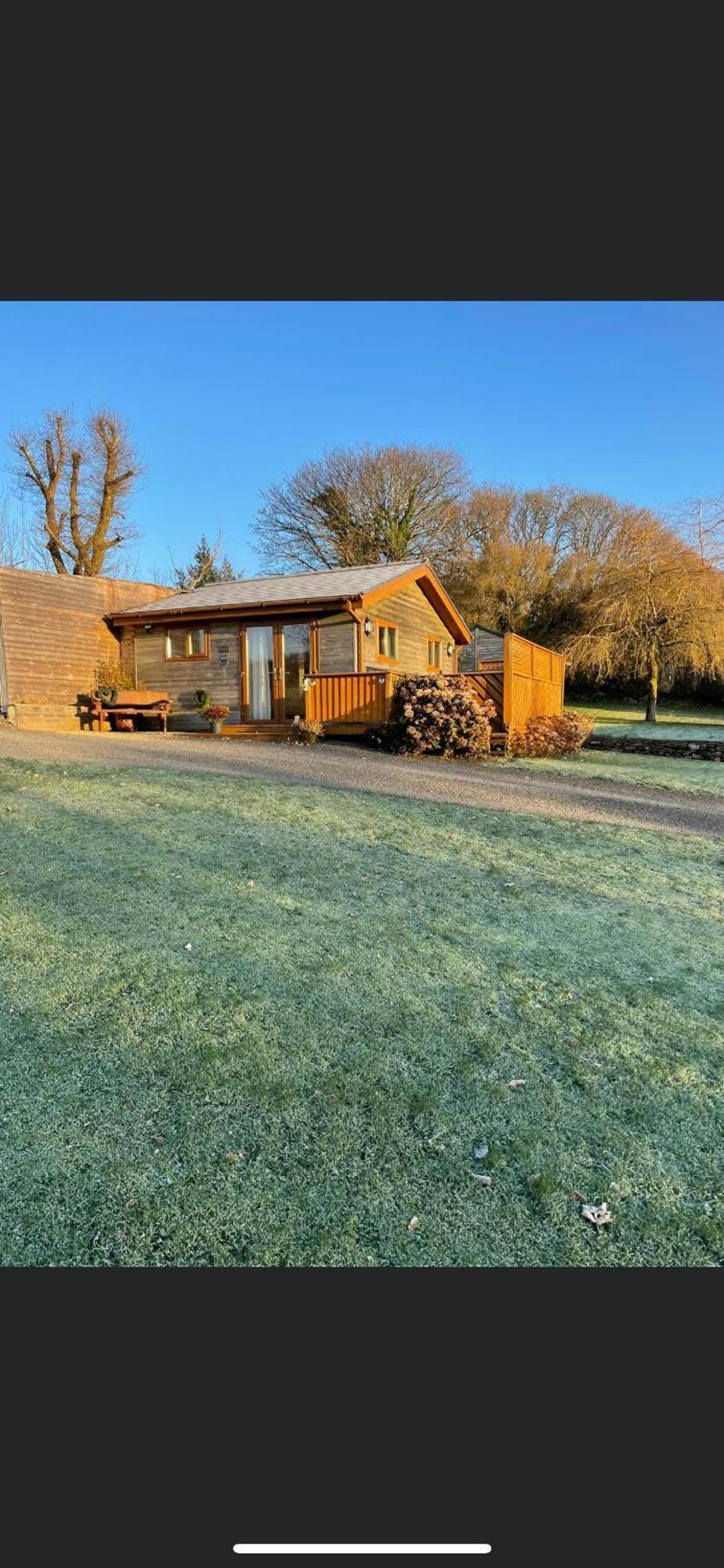 Swansea Log Cabin Pontardawe Extérieur photo