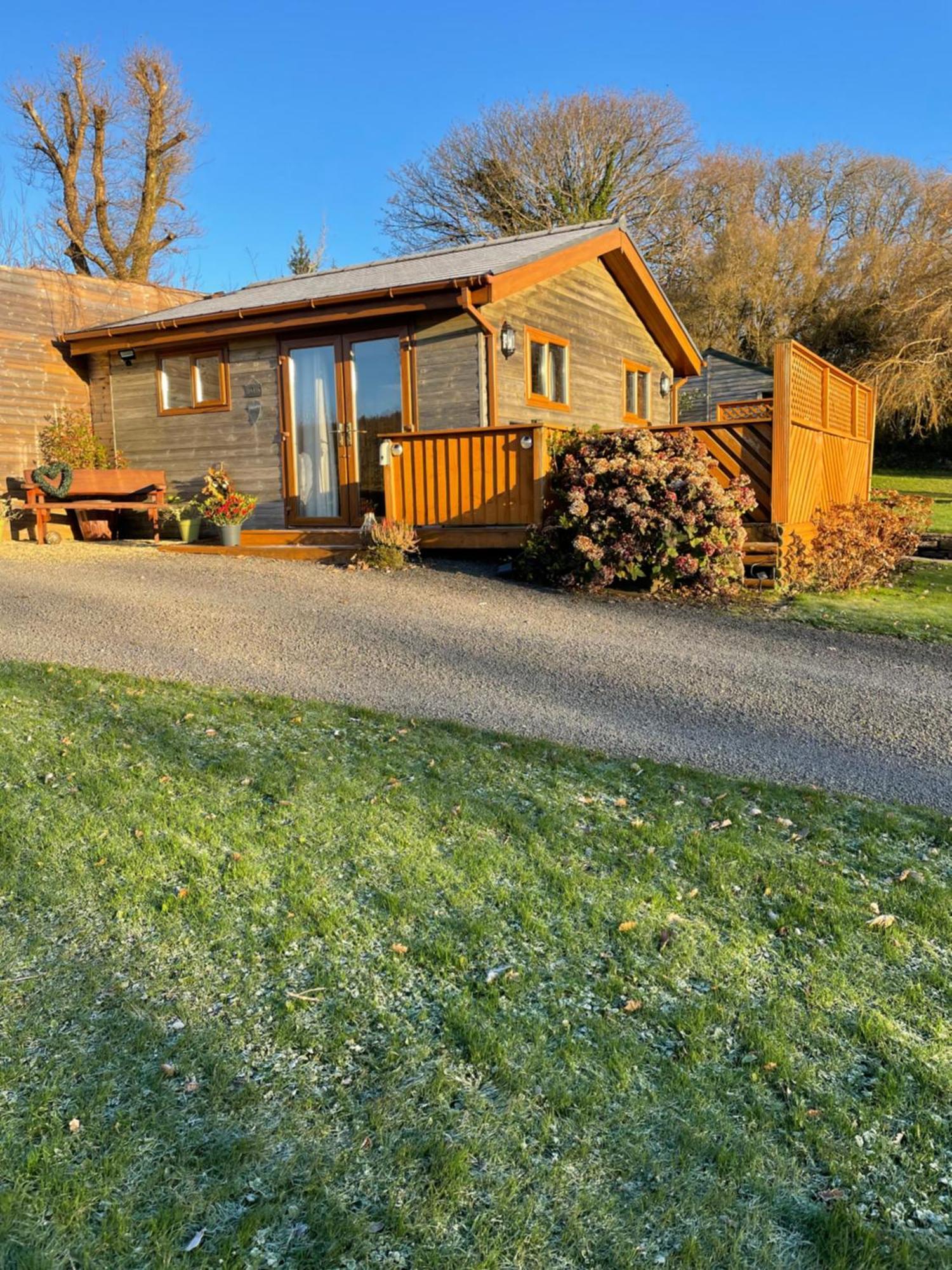 Swansea Log Cabin Pontardawe Extérieur photo