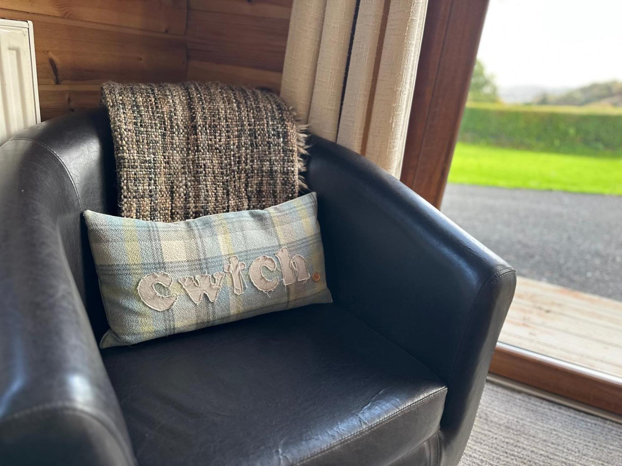 Swansea Log Cabin Pontardawe Extérieur photo