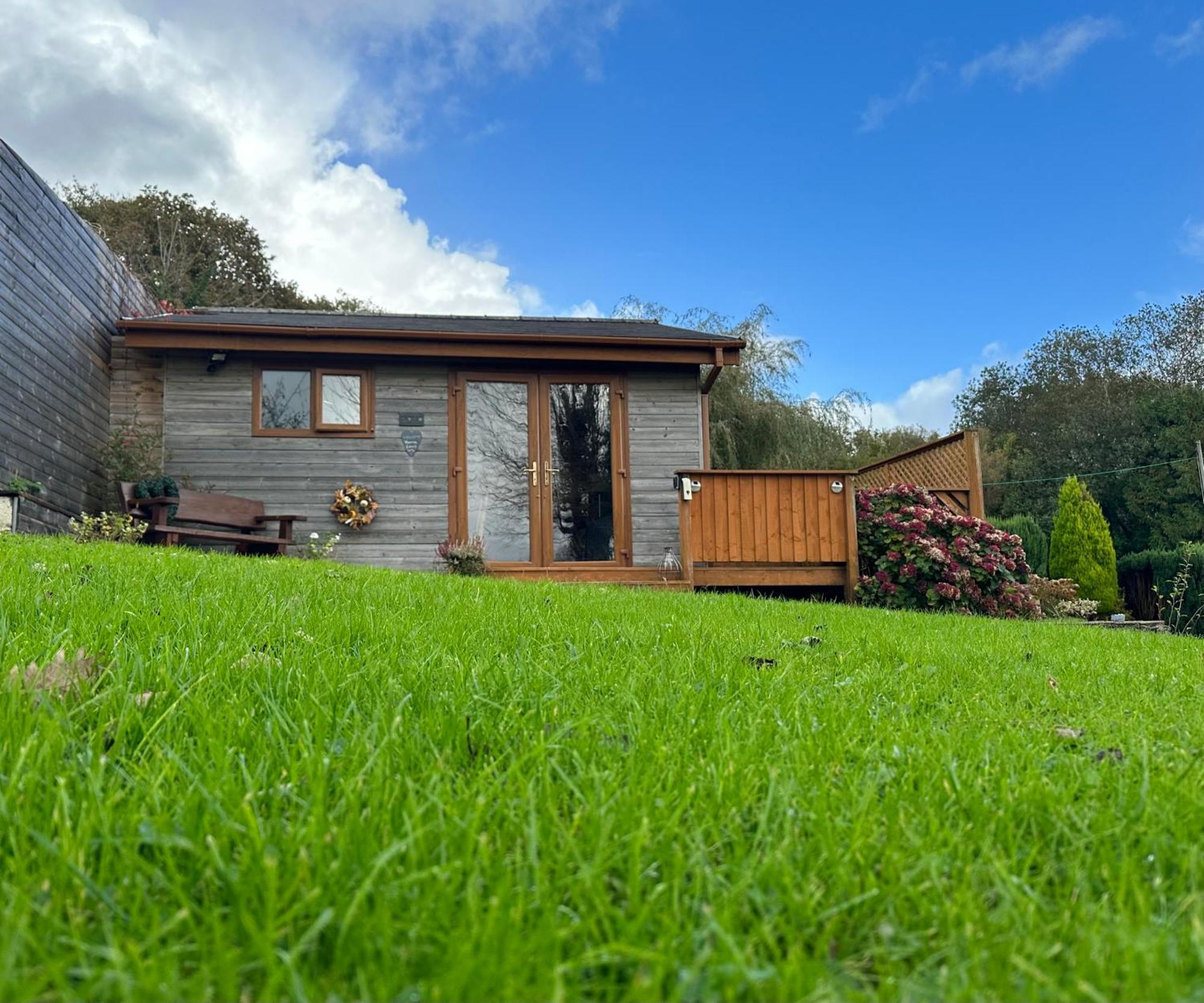 Swansea Log Cabin Pontardawe Extérieur photo