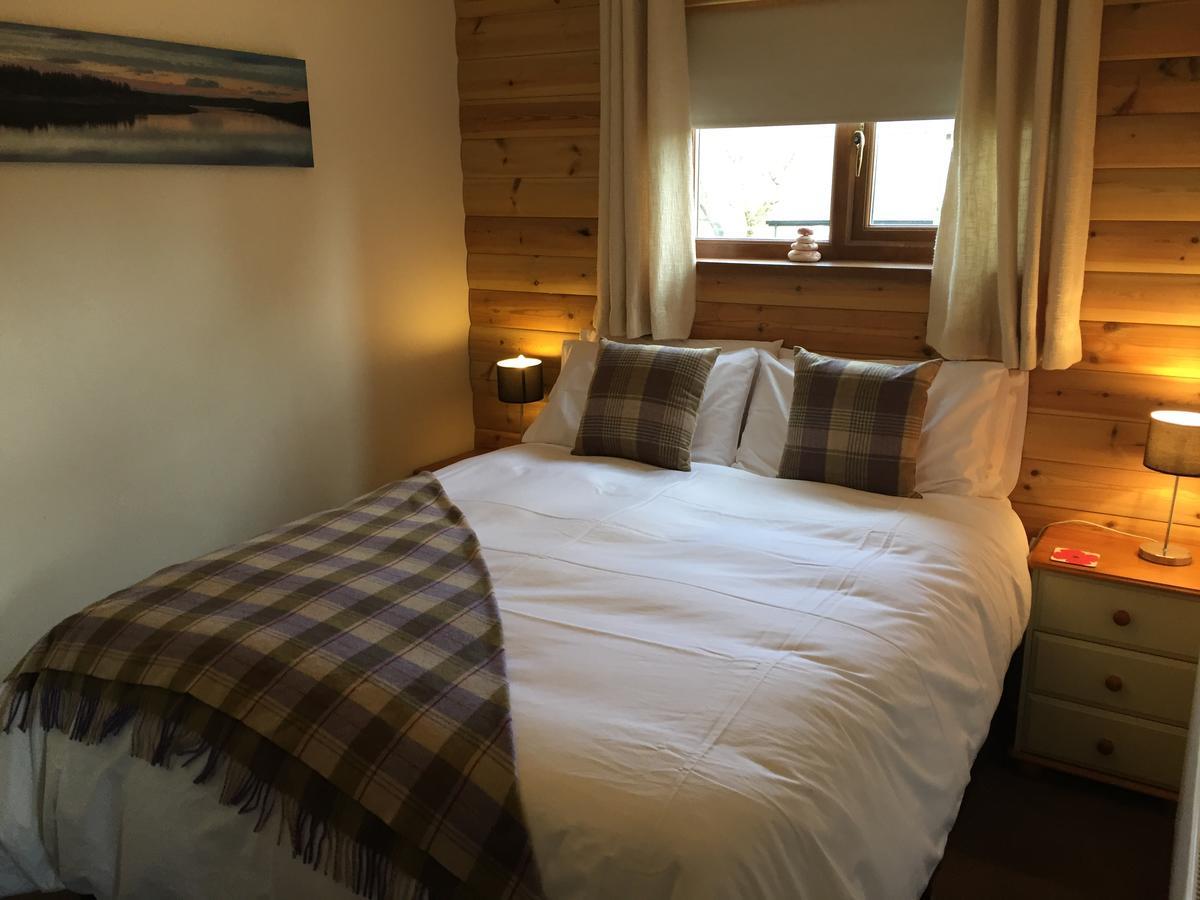 Swansea Log Cabin Pontardawe Extérieur photo